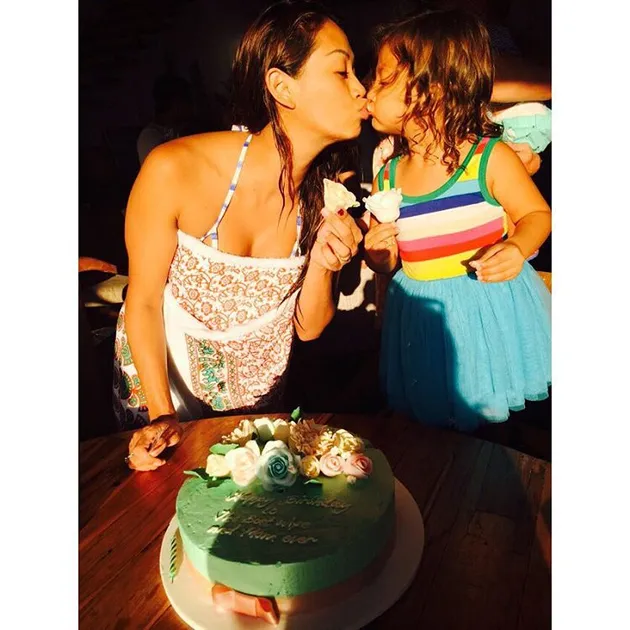 indah kalalo, ayanna rose