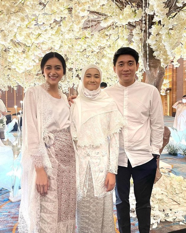 Beautiful Hijab, Sneak Peek at Rania Dzaqira's Portrait, Ifan Seventeen's Daughter who is now a Religious Student and Rarely Seen