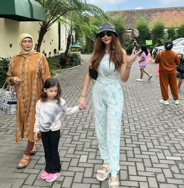 Arabella anak Aura Kasih