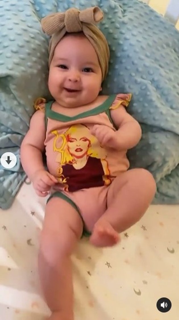 Beautiful and Cute, Here are 9 Photos of Baby Kira, Rahma Azhari's Adorable Child - Chubby Cheeks that Make You Go Aww!