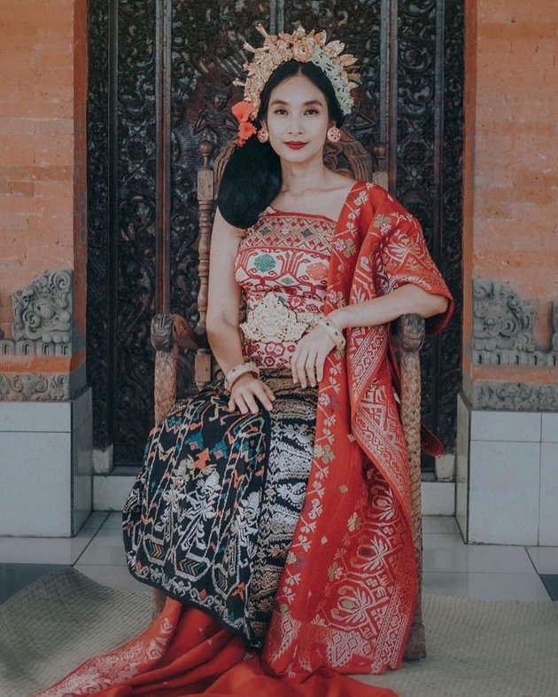 Beautiful and Enchanting, Here are 9 Portraits of Celebrities in Balinese Traditional Costumes