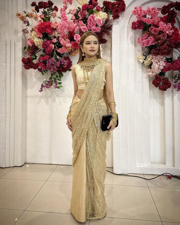 Beautiful and Charming, Portraits of Lady Rara at the Wedding Reception of Princess Isnari - Wearing a Luxurious Gold Sari