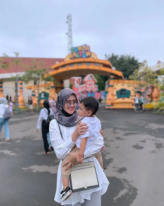 Istri Tommy Kurniawan Kedua Lisya Pramugari Puteri Indonesia