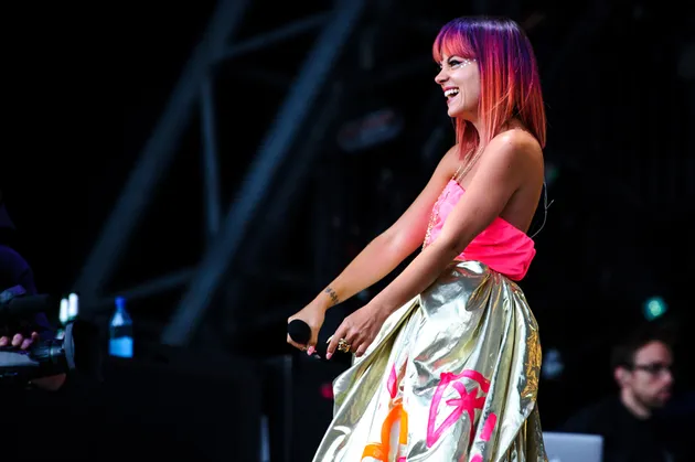Lily Allen di Glastonbury