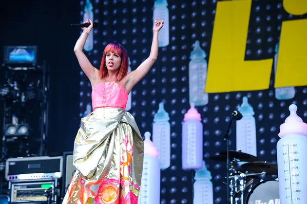 Lily Allen di Glastonbury