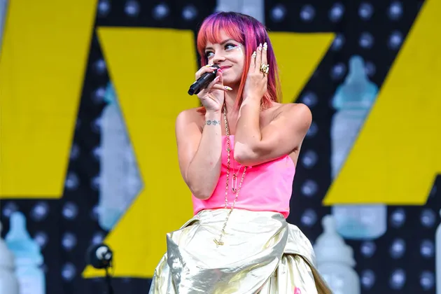 Lily Allen di Glastonbury