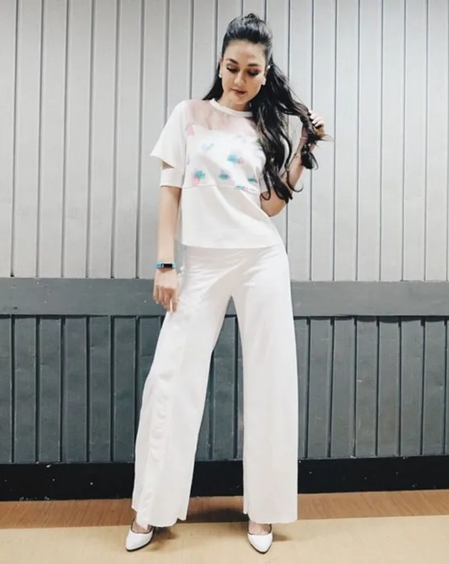 OOTD Fashion Luna Maya