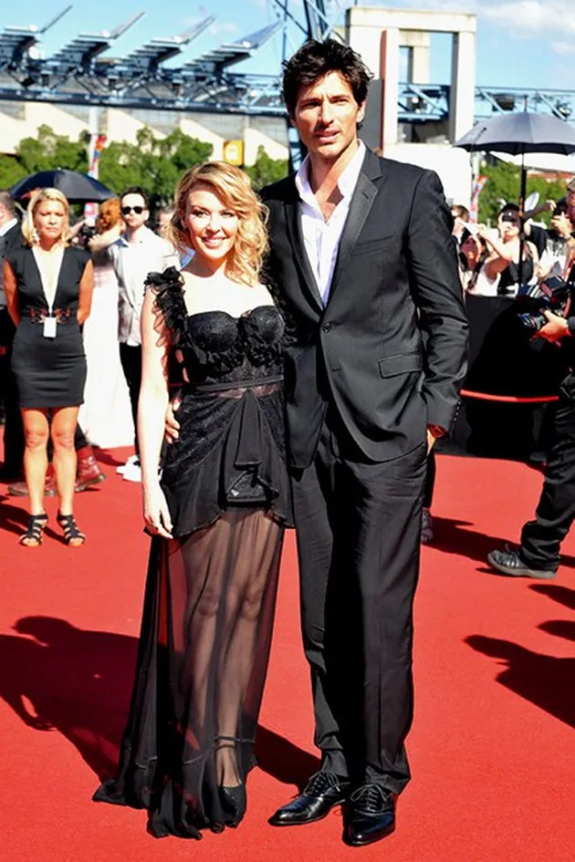 Artis Bertubuh Pendek