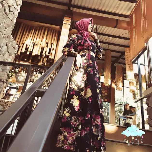 Elma Theana Berhijab