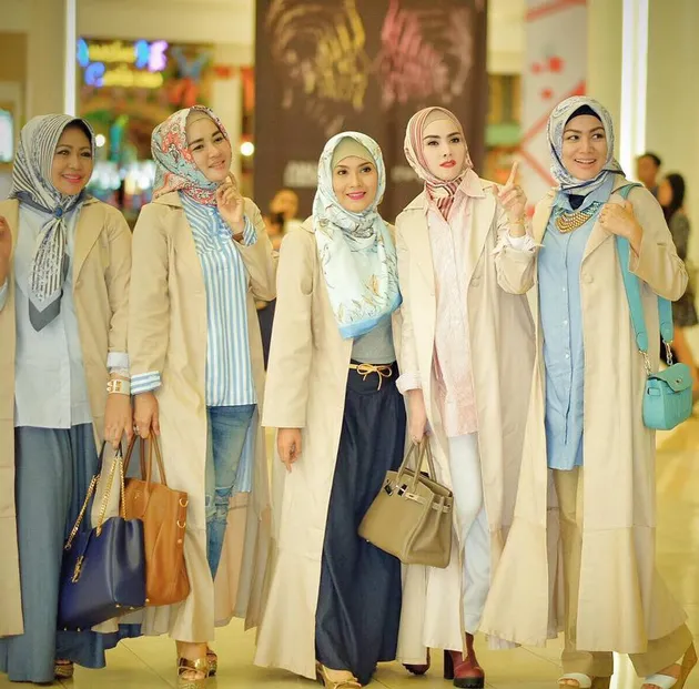 Elma Theana Berhijab