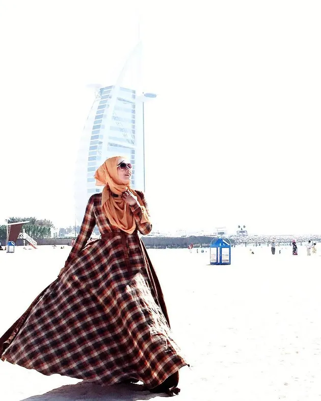 Elma Theana Berhijab