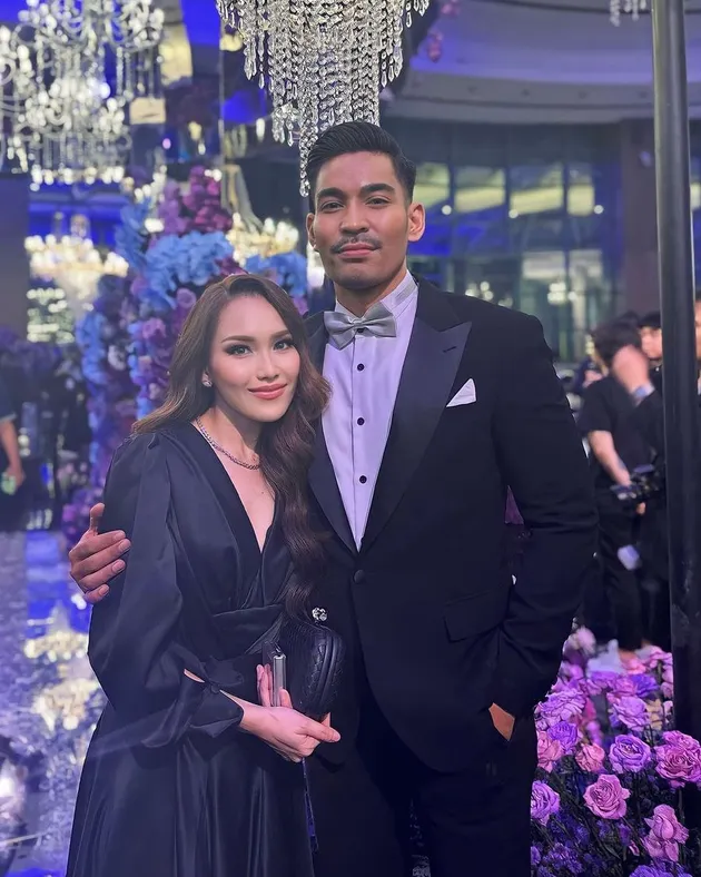 Ayu Ting Ting di Resepsi Kevin Sanjaya - Valencia Tanoe