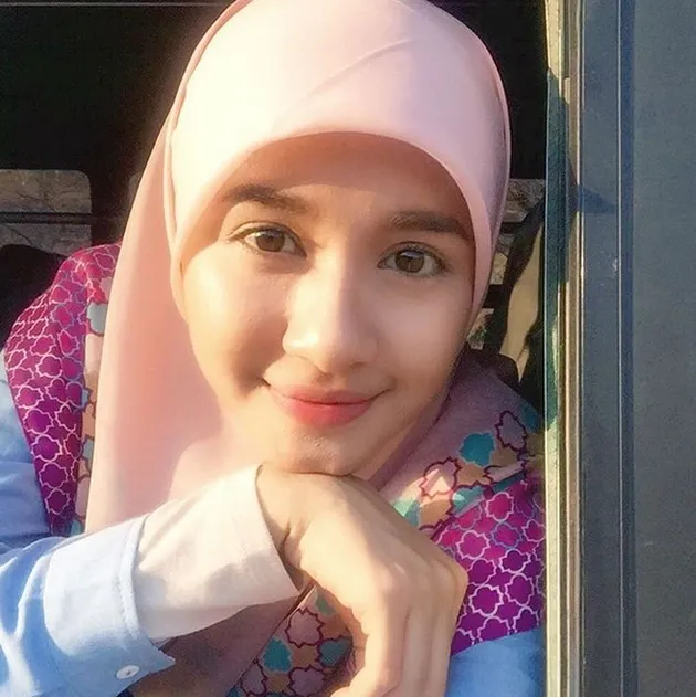 Cantiknya Fashion Hijab Dari Laudya Cynthia Bella