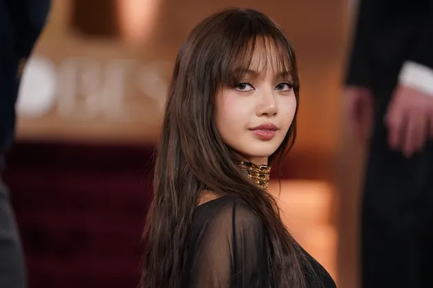 Lisa BLACKPINK Tatapan Mata