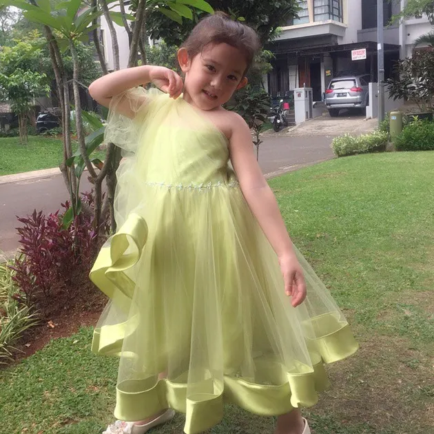 nafa urbach, zack lee, mikhaela lee