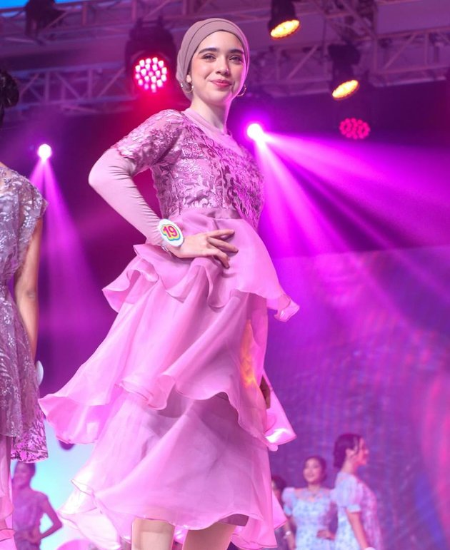 Not Less Beautiful than Her Mother, 8 Portraits of Isabella Tramp, Ayu Azhari's Daughter who became a Finalist of GADIS Sampul 2023 - Qualified for the Top 20