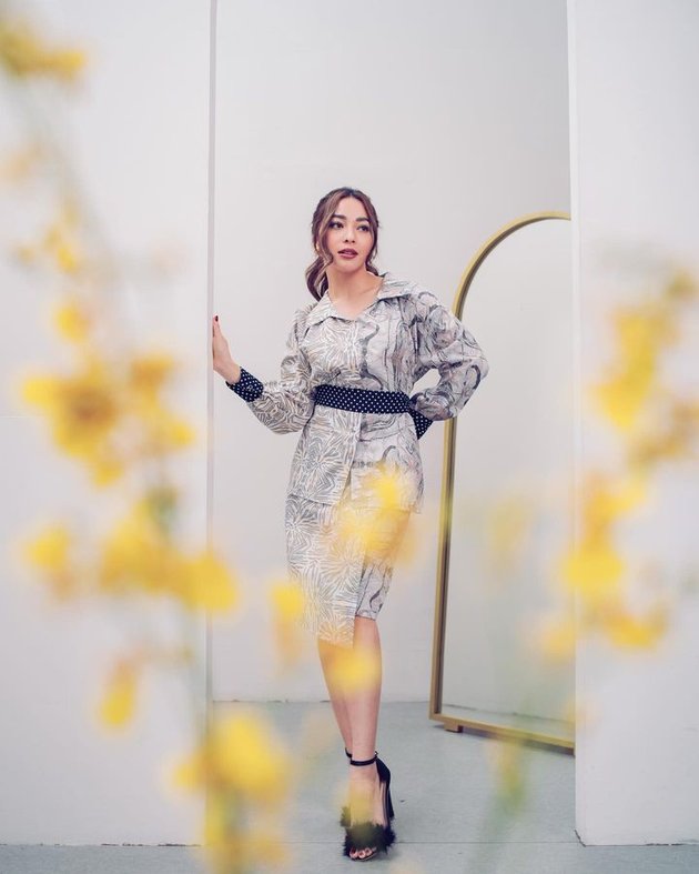Nikita Willy Looks Beautiful in Her Latest Eid Outfit Collection Photoshoot, Mistakenly Wrote Caption Because Baby Issa Cried