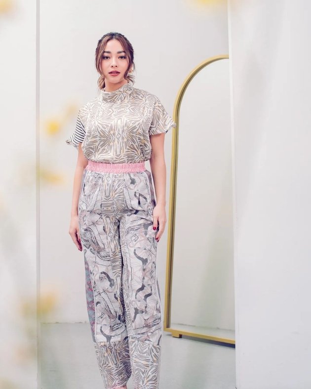 Nikita Willy Looks Beautiful in Her Latest Eid Outfit Collection Photoshoot, Mistakenly Wrote Caption Because Baby Issa Cried