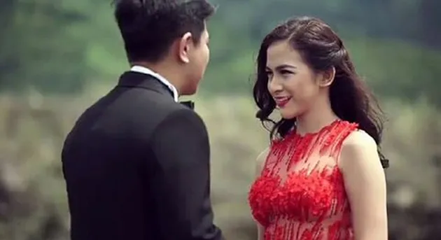 Nina Zatulini Menikah