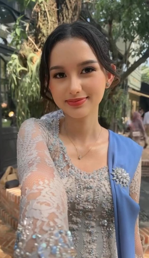 Sarah Menzel Looks Beautiful Wearing Uniform Kebaya with Anang Hermansyah's Family at Thariq-Aaliyah's Engagement Event, Many Prayers for Her to Follow Soon!