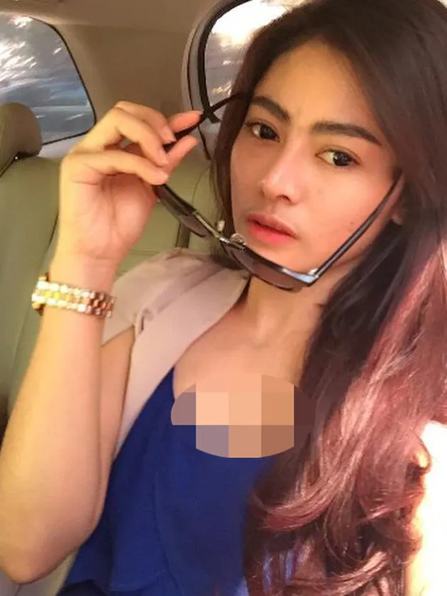 Foto Seksi Vitalia Sesha, Istri Charly