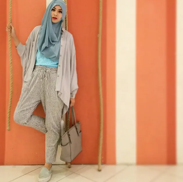 CANTIKNYA ZASKIA MECCA DENGAN KOLEKSI HIJAB SUPER 