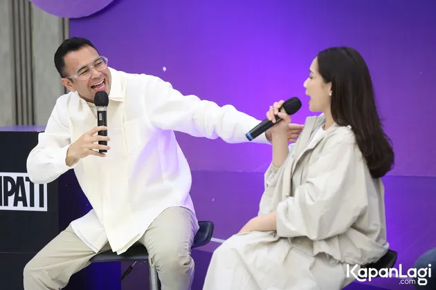 Raffi dan Nagita Slavina bercanda