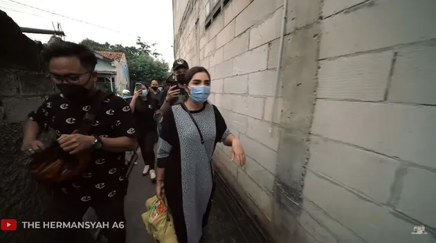 ashanty bagi-bagi sembako, berita ashanty, ashanty anang hermansyah