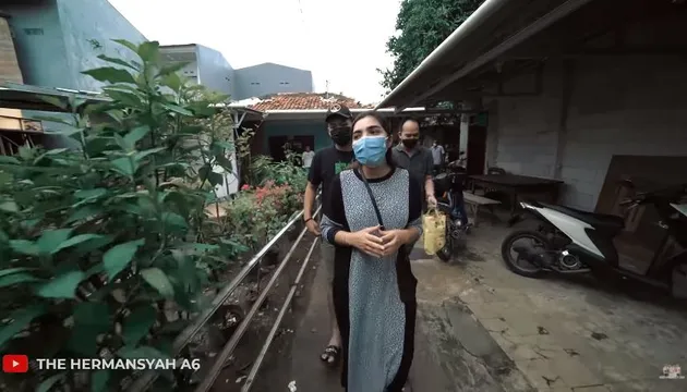 ashanty bagi-bagi sembako, berita ashanty, ashanty anang hermansyah