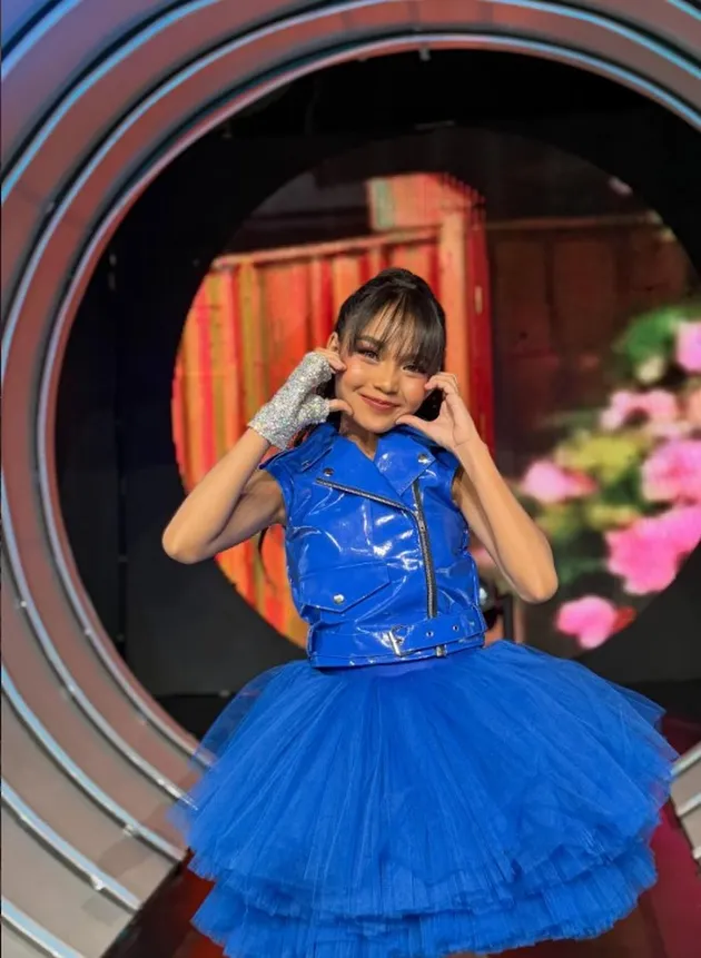 Syaqirah Pose Gemas