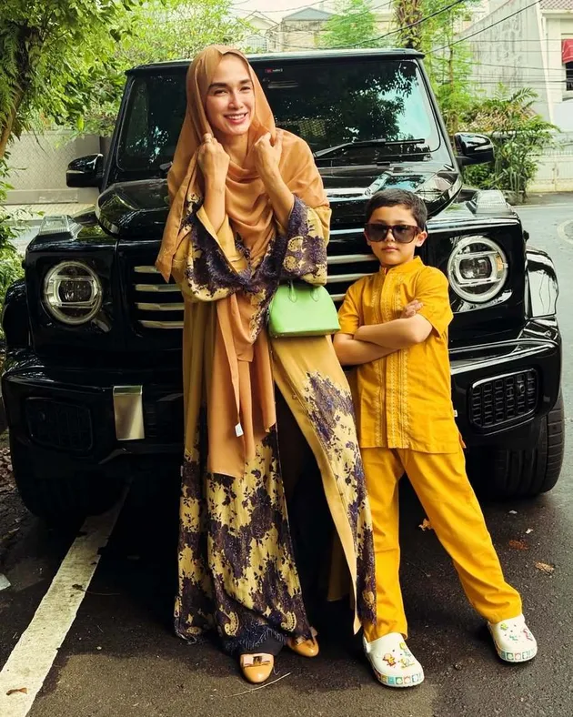 Sakalingga sudah cocok jadi model nih.