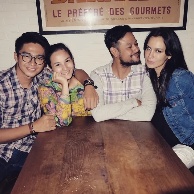 Chelsea Islan - Deva Mahenra
