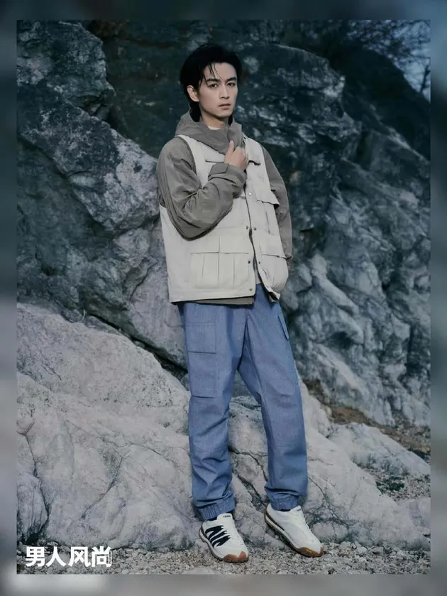Chen Xiao dengan style kasual