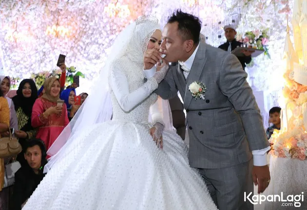 Resepsi Pernikahan Angel Lelga &amp; Vicky Prasetyo
