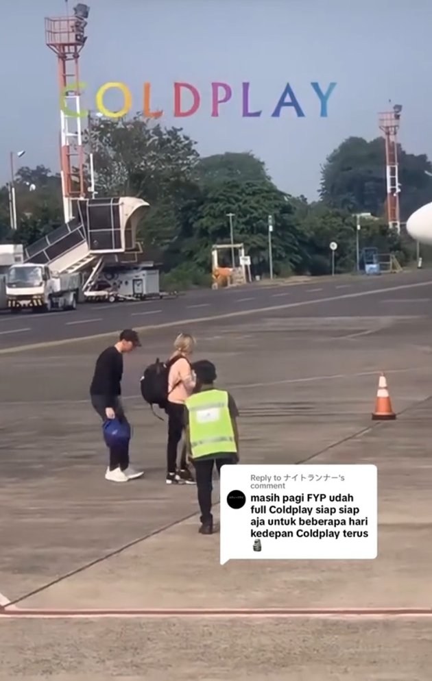 Kiss the Ground at the Airport, 8 Moments of Chris Martin Leaving Indonesia