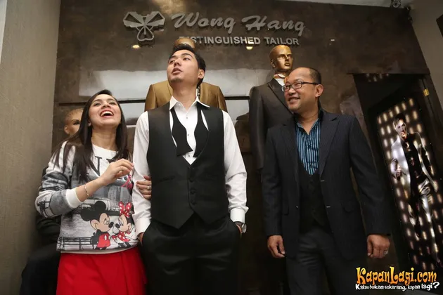 COBA BAJU PENGANTIN, RIZKY KINOS - NYCTA GINA BUAT JOMBLO 