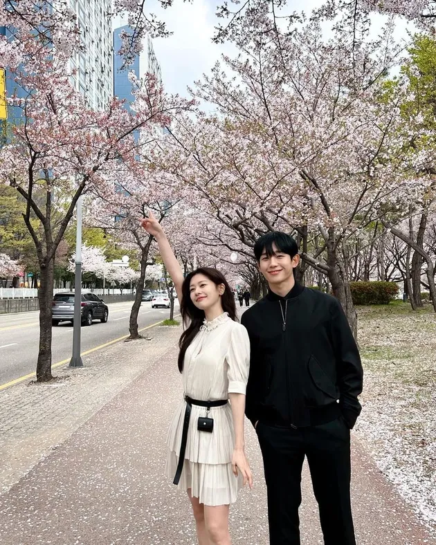 Potret Mesra Jung Hae In &amp; Jung So Min