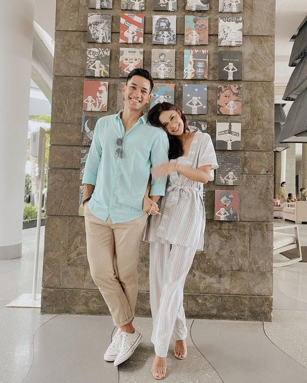 Couple Goals Role Model for Millions of People, Take a Look at 9 Photos of Nana Mirdad and Andrew White Getting More Intimate in Their Almost 16 Years of Marriage