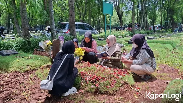 Makam Cucu Mpok Nori.