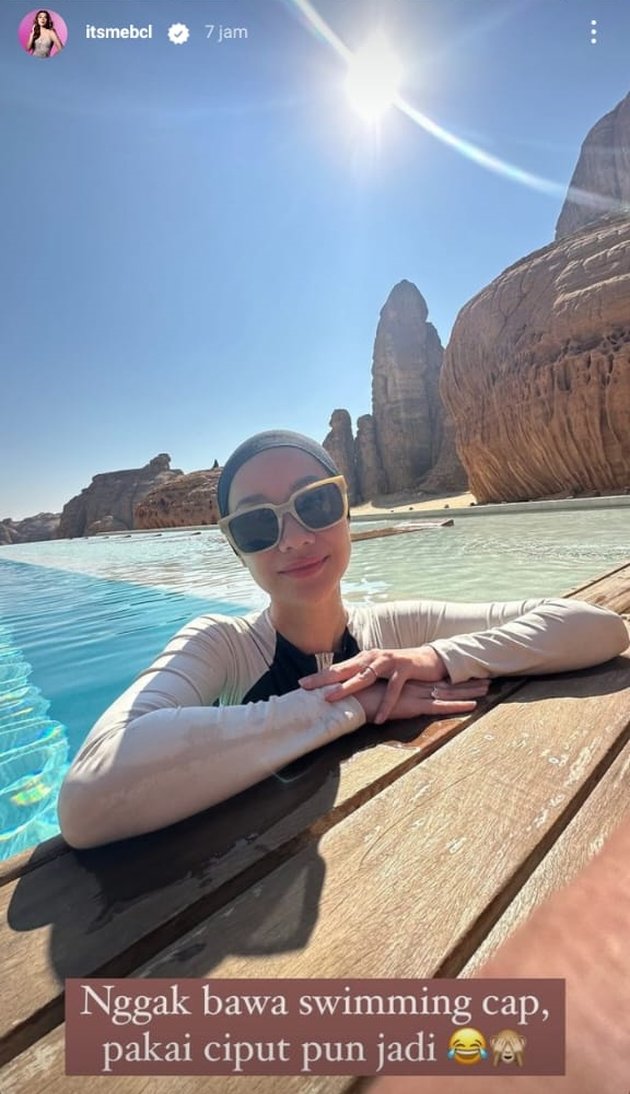 Unfazed by Criticism, Here are 8 Photos of Bunga Citra Lestari's Appearance in Al Ula - Enjoying Swimming While Wearing a Ciput