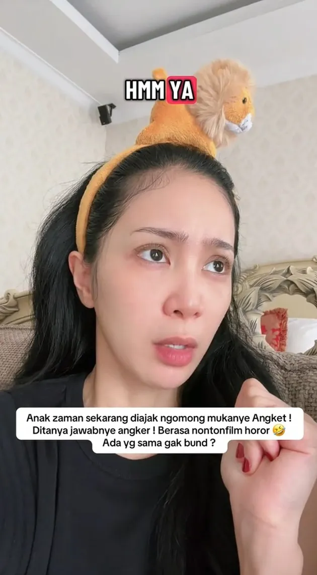 Bunga Zainal menirukan jawaban dan ekspresi anak