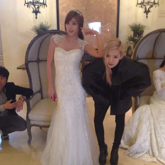 CANTIK - KAHI AFTER SCHOOL DAN SON DAM BI DALAM WEDDING 