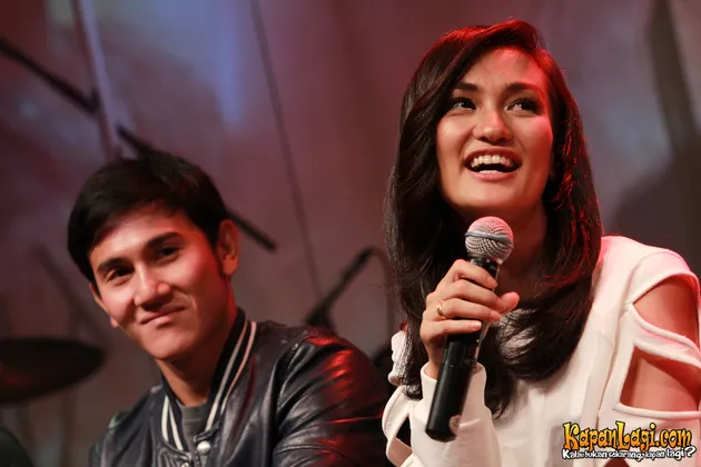 Atiqah Hasiholan &amp; Vino G. Bastian