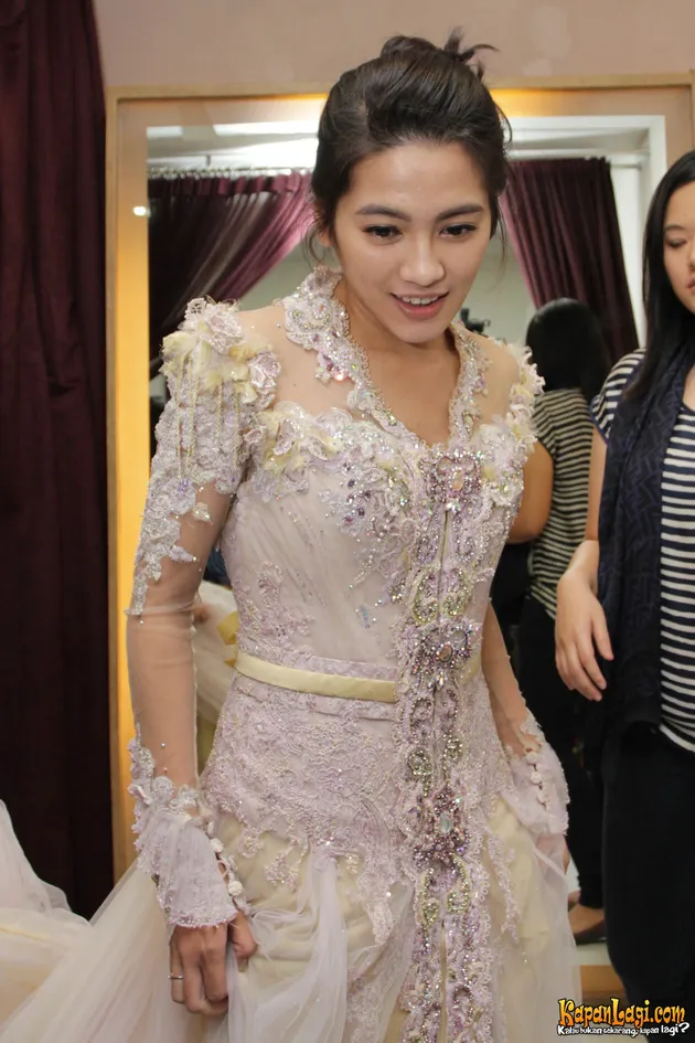 Baju Pengantin Alyssa Soebandono