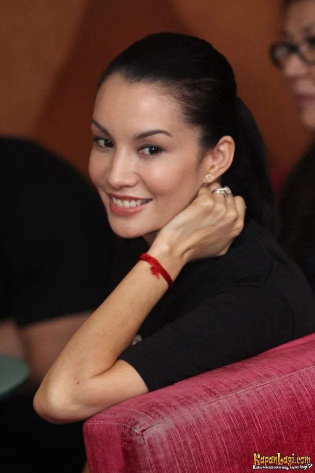 nadya hutagalung