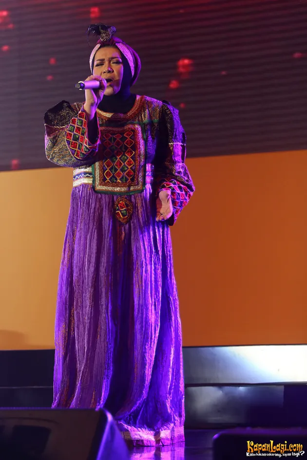Melly Goeslaw