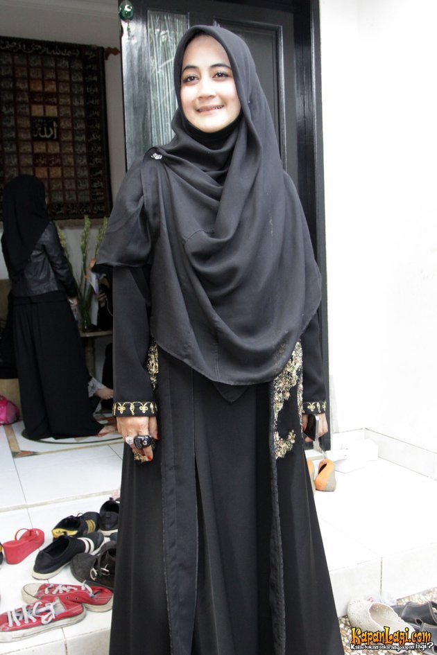 CANTIKNYA PIPIK DIAN IRAWATI DENGAN GAYA HIJAB SIMPEL TAPI ...