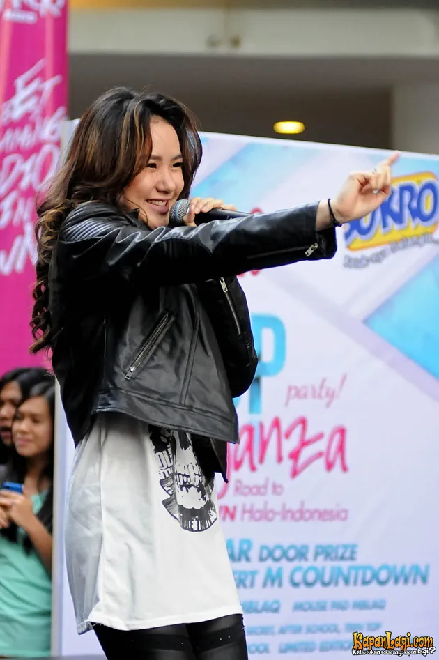 CHERREEN HORVEJKUL - SAUDARA KANDUNG NICHKHUN 2PM DI 