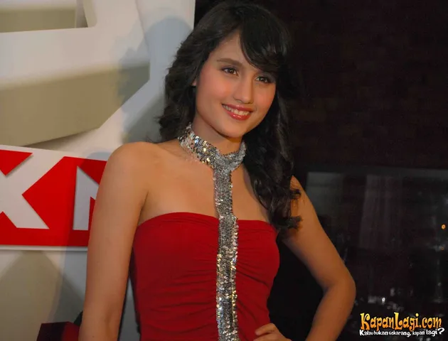 Cinta Laura