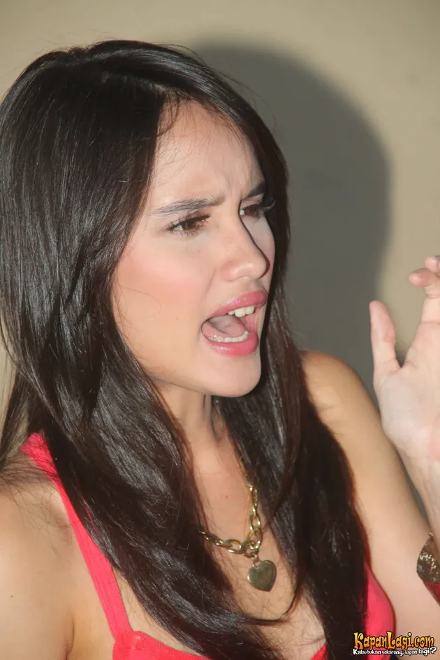 cinta laura